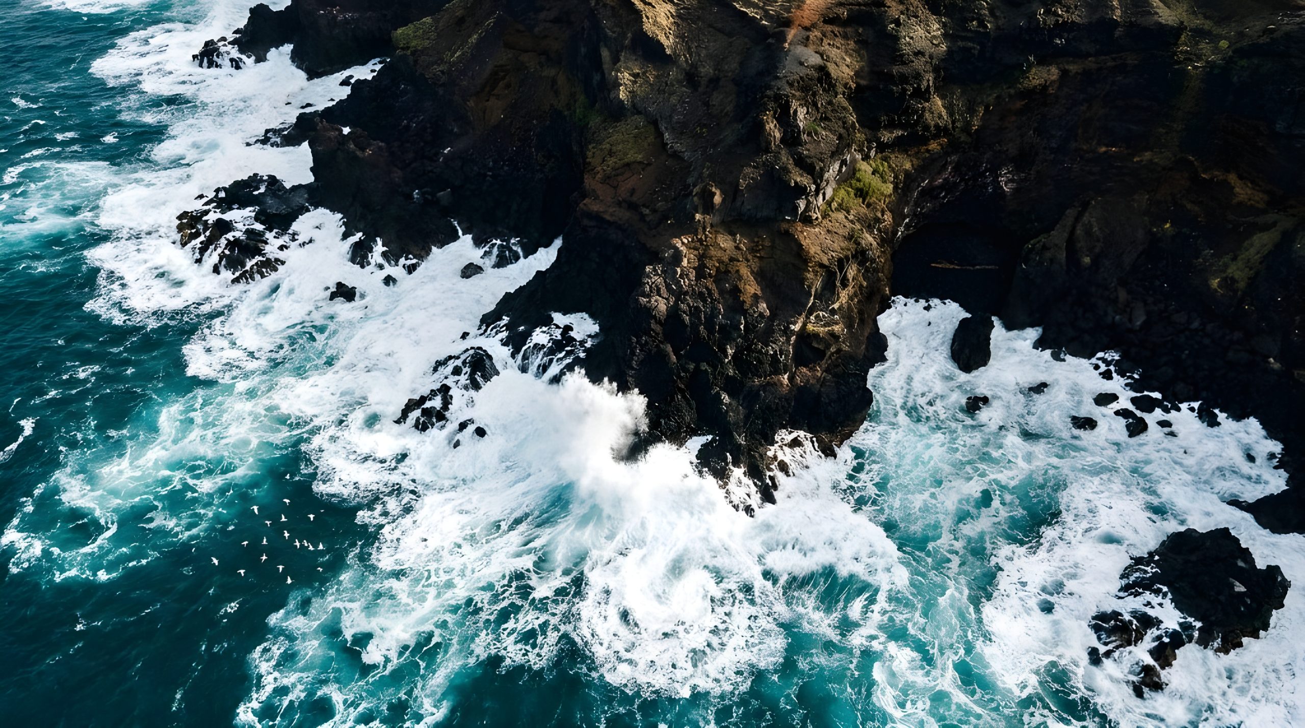 Crashing Ocean Waves Cliff Wallpaper: Breathtaking Coast 2026