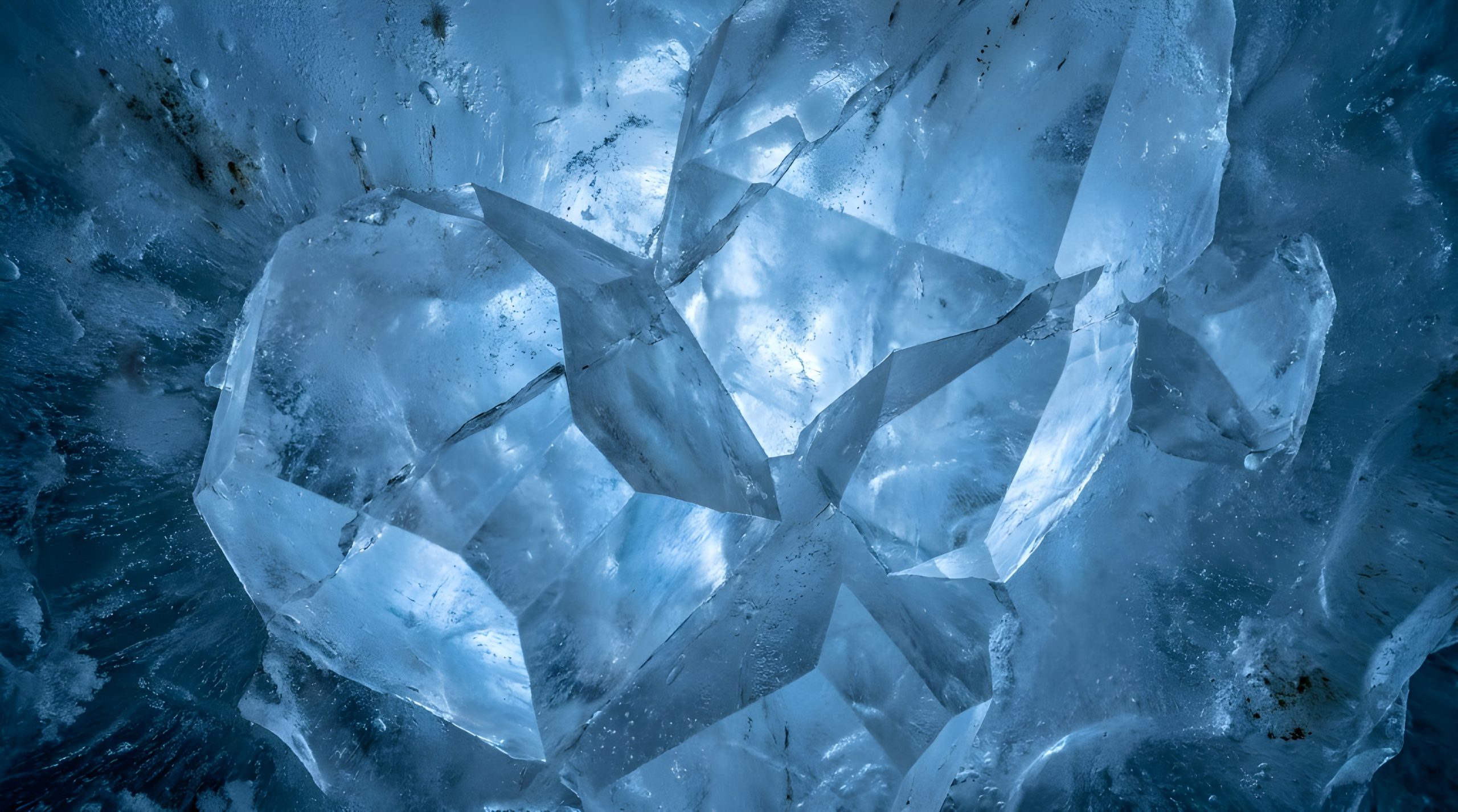 Luminous Glacial Crystals: Breathtaking & Ultimate Ice Macro 2026