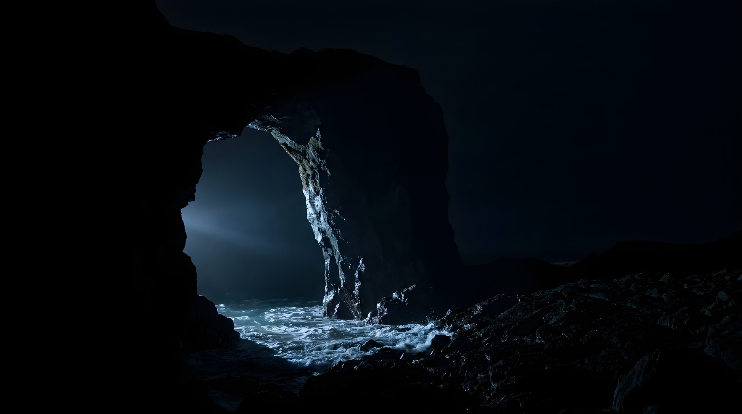 Dramatic Night Sea Arch: Breathtaking & Ultimate Noir View 2026